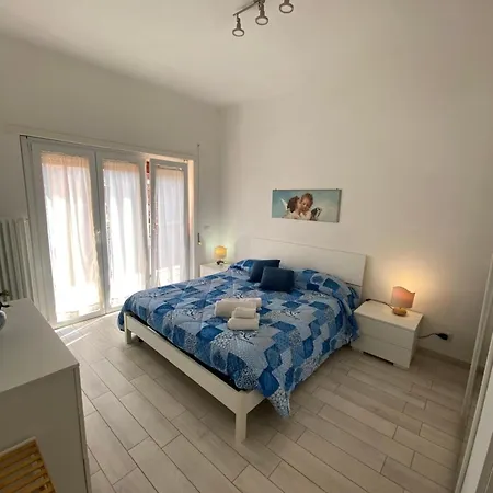 Apartment Dei Delfini Sul Mare Di Roma -free Parking *
