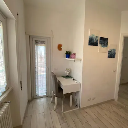 Apartment Dei Delfini Sul Mare Di Roma -free Parking